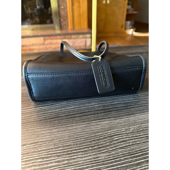 Vintage Coach Small Navy Blue City Bag with Coach Hang Tag - Picture 6 of 9